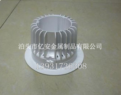 散熱器壓鑄件圖三